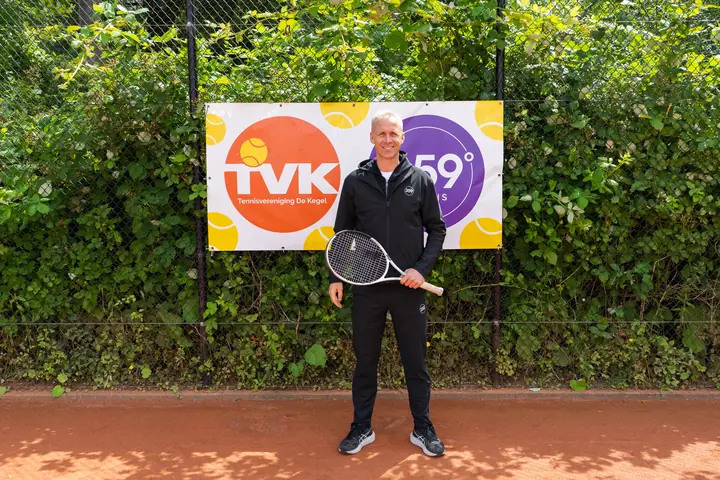Player during a tennis session at 359.tennis in Amstelveen