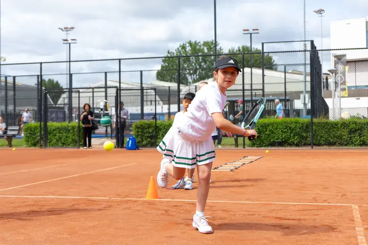 Player during a tennis session at 359.tennis in Amstelveen