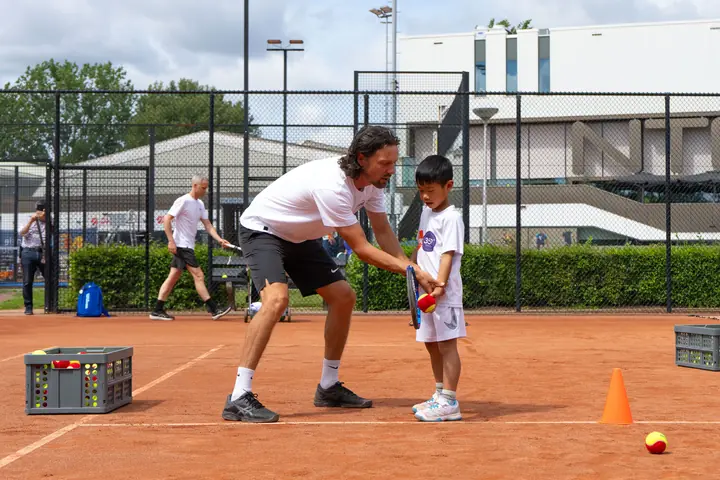 Player during a tennis session at 359.tennis in Amstelveen