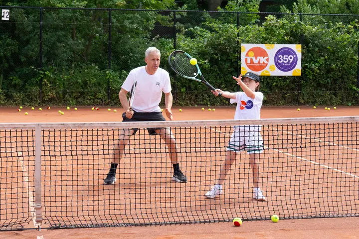 Player during a tennis session at 359.tennis in Amstelveen