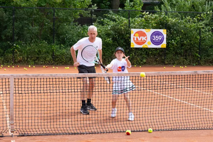 Player during a tennis session at 359.tennis in Amstelveen
